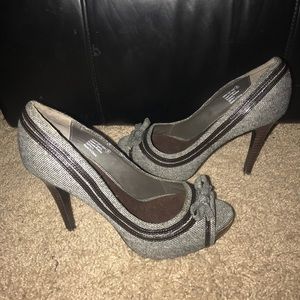 Not Rated Grey Tweed Pumps w/Peep Toe Sz 8